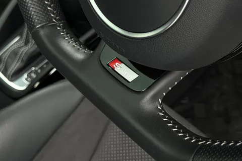 LO67FLD Audi A1 Black Edition Nav 1.4 TFSI cylinder on demand  150 PS S tronic Thumbnail #37