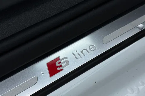 LO67FLD Audi A1 Black Edition Nav 1.4 TFSI cylinder on demand  150 PS S tronic Thumbnail #38