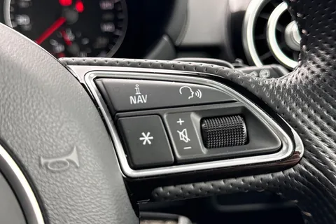 LO67FLD Audi A1 Black Edition Nav 1.4 TFSI cylinder on demand  150 PS S tronic Thumbnail #43