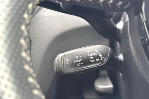 LO67FLD Audi A1 Black Edition Nav 1.4 TFSI cylinder on demand  150 PS S tronic Thumbnail #44