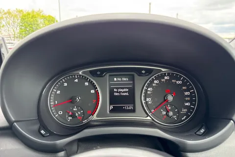 LO67FLD Audi A1 Black Edition Nav 1.4 TFSI cylinder on demand  150 PS S tronic Thumbnail #46
