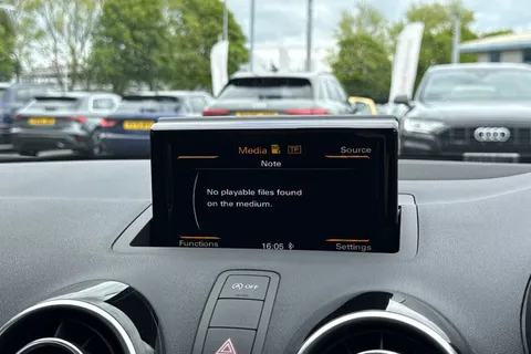 LO67FLD Audi A1 Black Edition Nav 1.4 TFSI cylinder on demand  150 PS S tronic Thumbnail #48