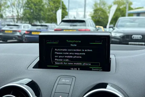 LO67FLD Audi A1 Black Edition Nav 1.4 TFSI cylinder on demand  150 PS S tronic Thumbnail #50