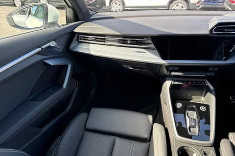 20 of 66 for Audi A3 S line TFSI 116 PS S tronic