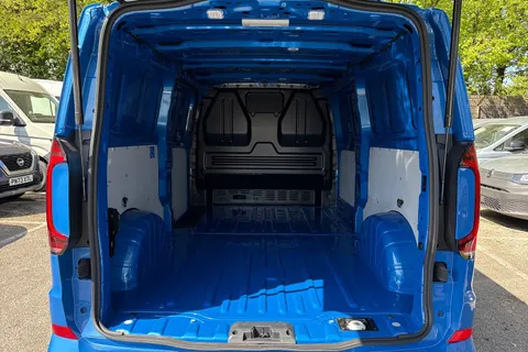 6 of 52 for VOLKSWAGEN TRANSPORTER 2.0 TDI 150 Commerce Pro Van 4MOTION Auto