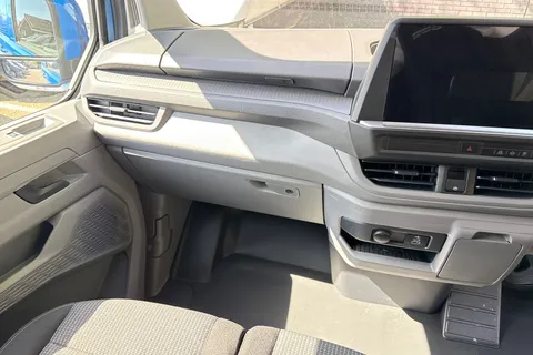 19 of 52 for VOLKSWAGEN TRANSPORTER 2.0 TDI 150 Commerce Pro Van 4MOTION Auto