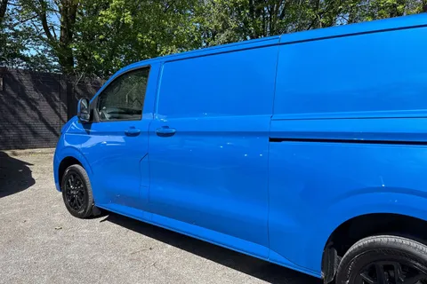 32 of 52 for VOLKSWAGEN TRANSPORTER 2.0 TDI 150 Commerce Pro Van 4MOTION Auto