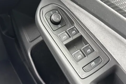 DE22EZA Volkswagen Golf 1.5 TSI R-Line 5dr Thumbnail #21