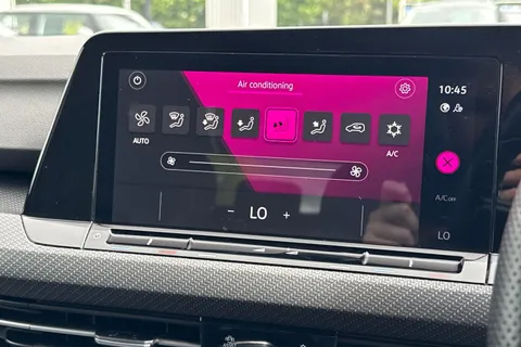 DE22EZA Volkswagen Golf 1.5 TSI R-Line 5dr Thumbnail #22