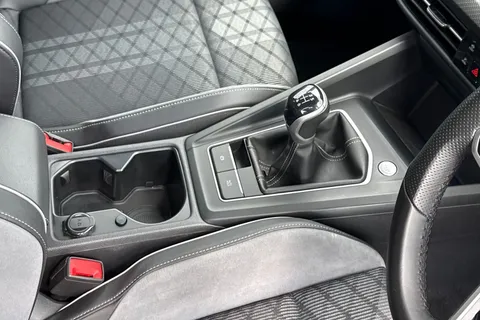 DE22EZA Volkswagen Golf 1.5 TSI R-Line 5dr Thumbnail #23