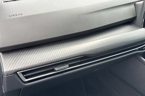 DE22EZA Volkswagen Golf 1.5 TSI R-Line 5dr Thumbnail #31