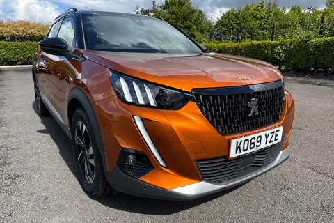 9 of 67 for PEUGEOT 2008 1.2 PureTech GT Line Euro 6 (s/s) 5dr
