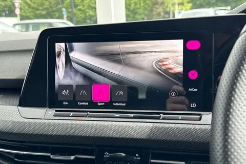 DE22EZA Volkswagen Golf 1.5 TSI R-Line 5dr Thumbnail #42