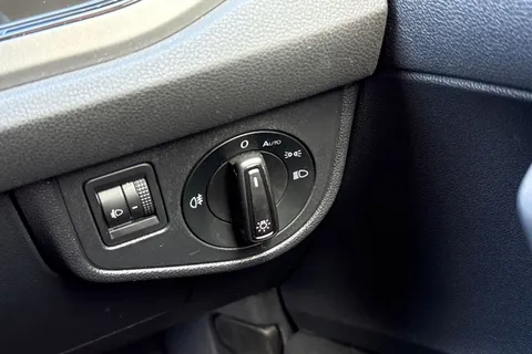 KW19LHU Volkswagen Polo 1.0 TSI SE DSG Euro 6 (s/s) 5dr Thumbnail #41