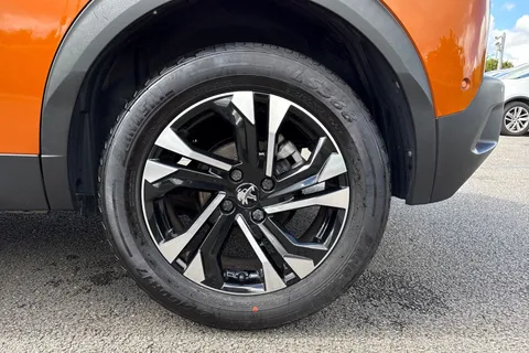 13 of 67 for PEUGEOT 2008 1.2 PureTech GT Line Euro 6 (s/s) 5dr