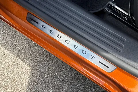 35 of 67 for PEUGEOT 2008 1.2 PureTech GT Line Euro 6 (s/s) 5dr