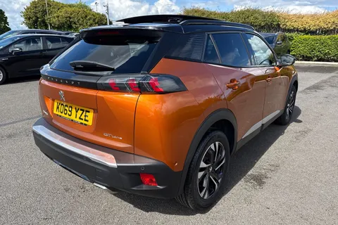 38 of 67 for PEUGEOT 2008 1.2 PureTech GT Line Euro 6 (s/s) 5dr