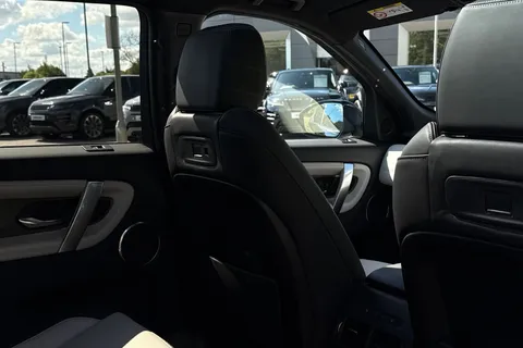  Land Rover Discovery Sport 2.0 D200 MHEV Metropolitan Auto 4WD Euro 6 (s/s) 5dr Thumbnail #22