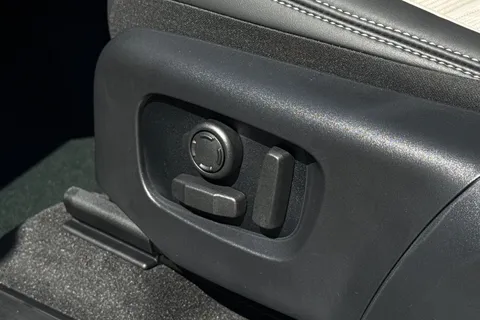  Land Rover Discovery Sport 2.0 D200 MHEV Metropolitan Auto 4WD Euro 6 (s/s) 5dr Thumbnail #26