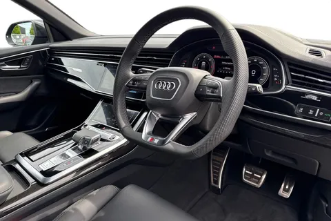 14 of 56 for Audi Q8 SUV Black Edition 50 TDI quattro 286 PS tiptronic