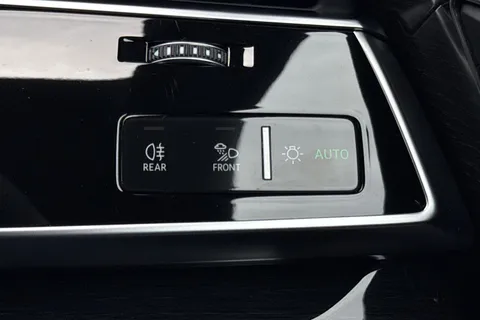 32 of 56 for Audi Q8 SUV Black Edition 50 TDI quattro 286 PS tiptronic