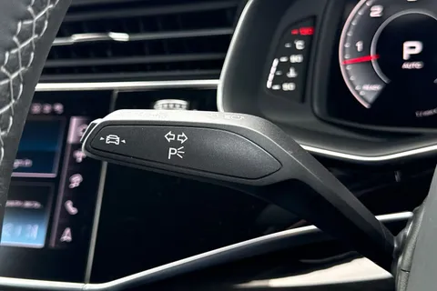 34 of 56 for Audi Q8 SUV Black Edition 50 TDI quattro 286 PS tiptronic