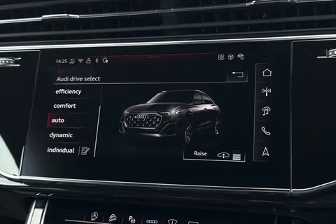45 of 56 for Audi Q8 SUV Black Edition 50 TDI quattro 286 PS tiptronic