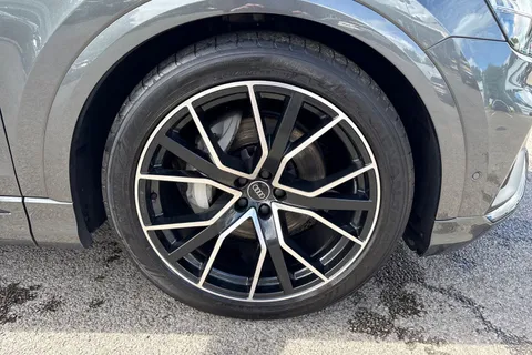 12 of 54 for Audi Q8 Black Edition 50 TDI quattro 286 PS tiptronic