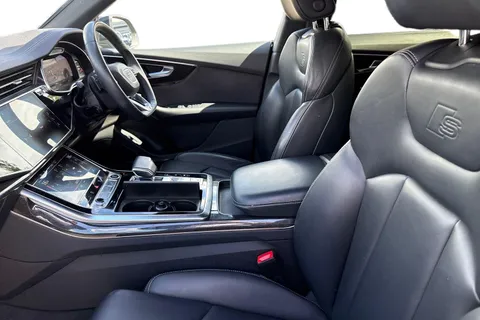 16 of 54 for Audi Q8 Black Edition 50 TDI quattro 286 PS tiptronic