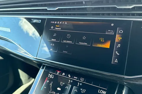 34 of 54 for Audi Q8 Black Edition 50 TDI quattro 286 PS tiptronic