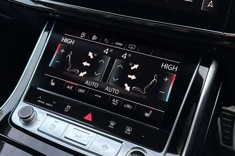 22 of 67 for Audi Q8 Black Edition 55 TFSI quattro 340 PS tiptronic