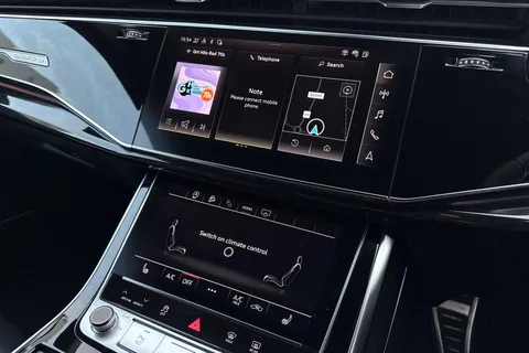 25 of 67 for Audi Q8 Black Edition 55 TFSI quattro 340 PS tiptronic