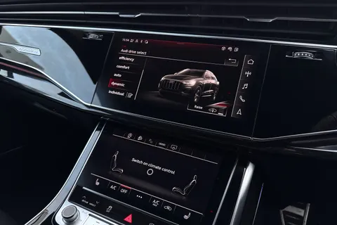29 of 67 for Audi Q8 Black Edition 55 TFSI quattro 340 PS tiptronic