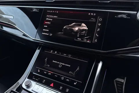 31 of 67 for Audi Q8 Black Edition 55 TFSI quattro 340 PS tiptronic