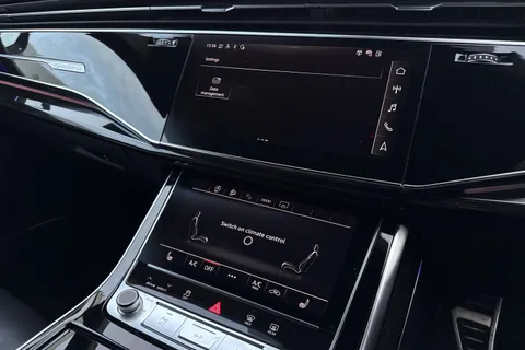 43 of 67 for Audi Q8 Black Edition 55 TFSI quattro 340 PS tiptronic