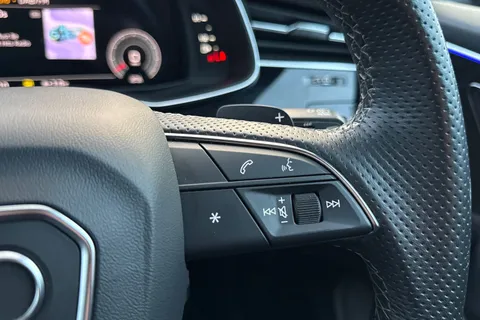47 of 67 for Audi Q8 Black Edition 55 TFSI quattro 340 PS tiptronic