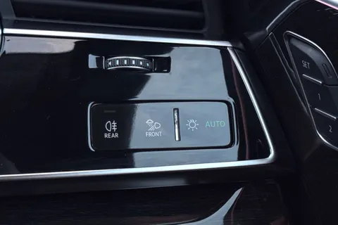 54 of 67 for Audi Q8 Black Edition 55 TFSI quattro 340 PS tiptronic