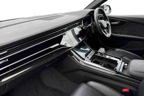 15 of 57 for Audi Q8 Black Edition 50 TDI quattro 286 PS tiptronic