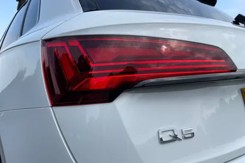 PN22LMK Audi Q5 Edition 1 40 TDI quattro 204 PS S tronic Thumbnail #8