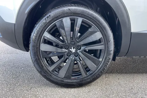 DE71ENM PEUGEOT 3008 1.2 PureTech GT Premium 5dr EAT8 Thumbnail #8