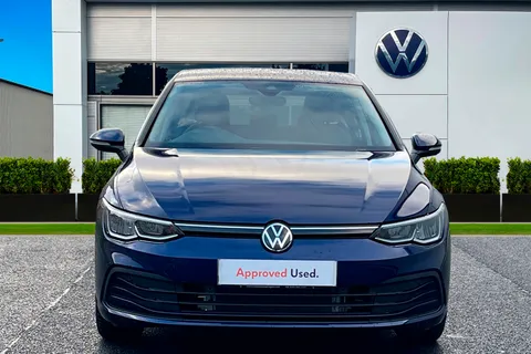 MM72VNV Volkswagen Golf 1.0 Life 5dr ** SAT NAV, SENSORS, AMIBENT LIGHTING ** Thumbnail #6