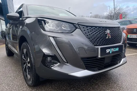 KM71UPR PEUGEOT 2008 1.2 PureTech Allure Premium 5dr Thumbnail #9