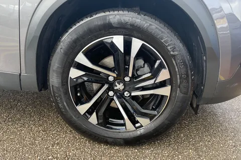 KM71UPR PEUGEOT 2008 1.2 PureTech Allure Premium 5dr Thumbnail #10