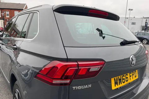 MW66FPD Volkswagen Tiguan 2.0 TDI BlueMotion Tech SE Navigation Euro 6 (s/s) 5dr Thumbnail #8