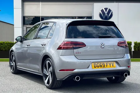 DG69FYV Volkswagen Golf MK7 Facelift 2.0 TSI GTI Performance DSG 5DR Thumbnail #3