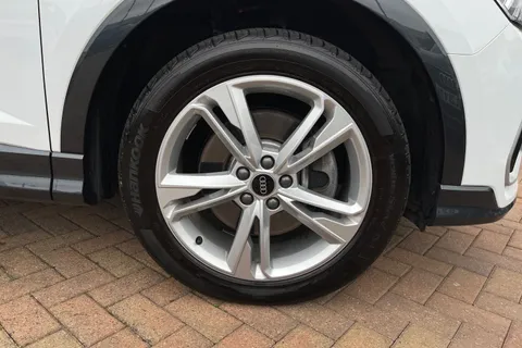 DG22EZA Audi Q3 S line 40 TDI quattro 200 PS S tronic Thumbnail #10