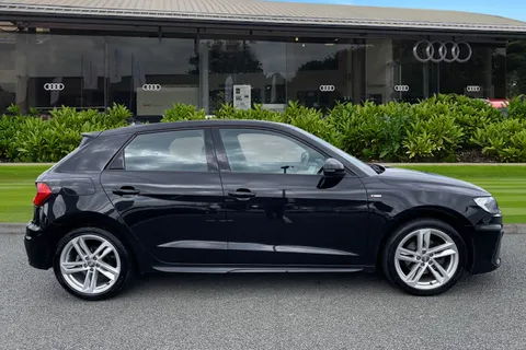 DL68OKG Audi A1 S line 30 TFSI 116 PS 6-speed Thumbnail #4