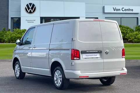 ML73FOU Volkswagen Transporter 2.0 TDI 110 Highline Van Thumbnail #3
