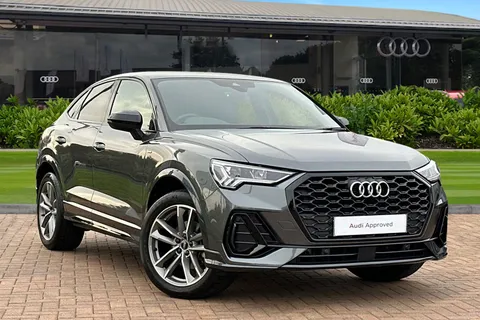 KN22NEF Audi Q3 Black Edition 35 TFSI  150 PS S tronic Thumbnail #2