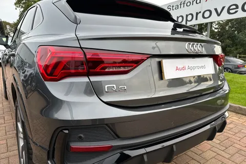 KN22NEF Audi Q3 Black Edition 35 TFSI  150 PS S tronic Thumbnail #8